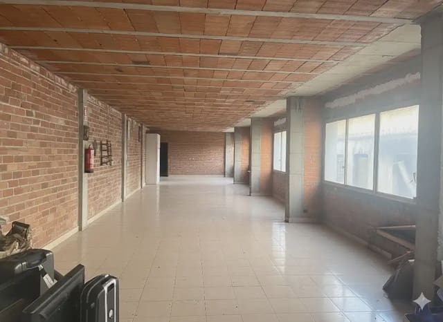 Działka budowlana na sprzedaż w Salt - 495 000 € (Ref: 9882379)
