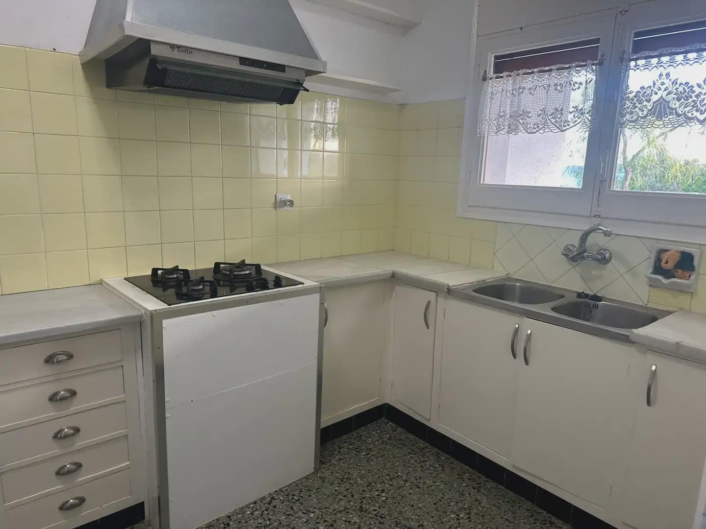 6 sypialnia Willa na sprzedaż w Llanca z garażem - 750 000 € (Ref: 9882383)