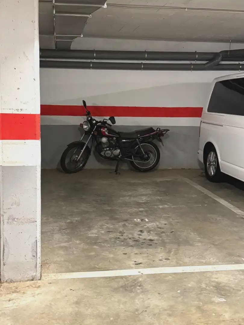 Garage till salu i Salt - 21 200 € (Ref: 9882384)