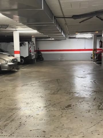 Garage till salu i Salt - 21 200 € (Ref: 9882384)