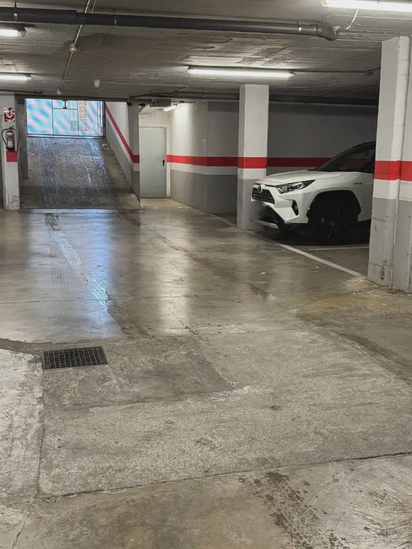 Garage till salu i Salt - 21 200 € (Ref: 9882384)