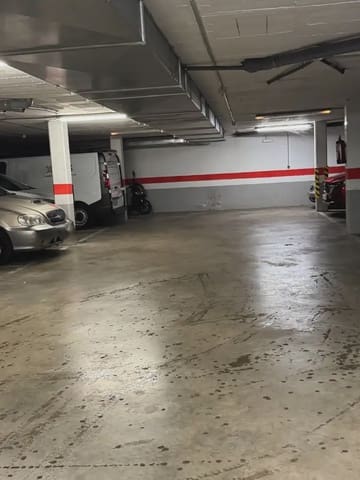 Garage till salu i Salt - 21 200 € (Ref: 9882384)