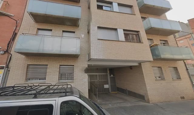 Garage till salu i Salt - 21 200 € (Ref: 9882384)