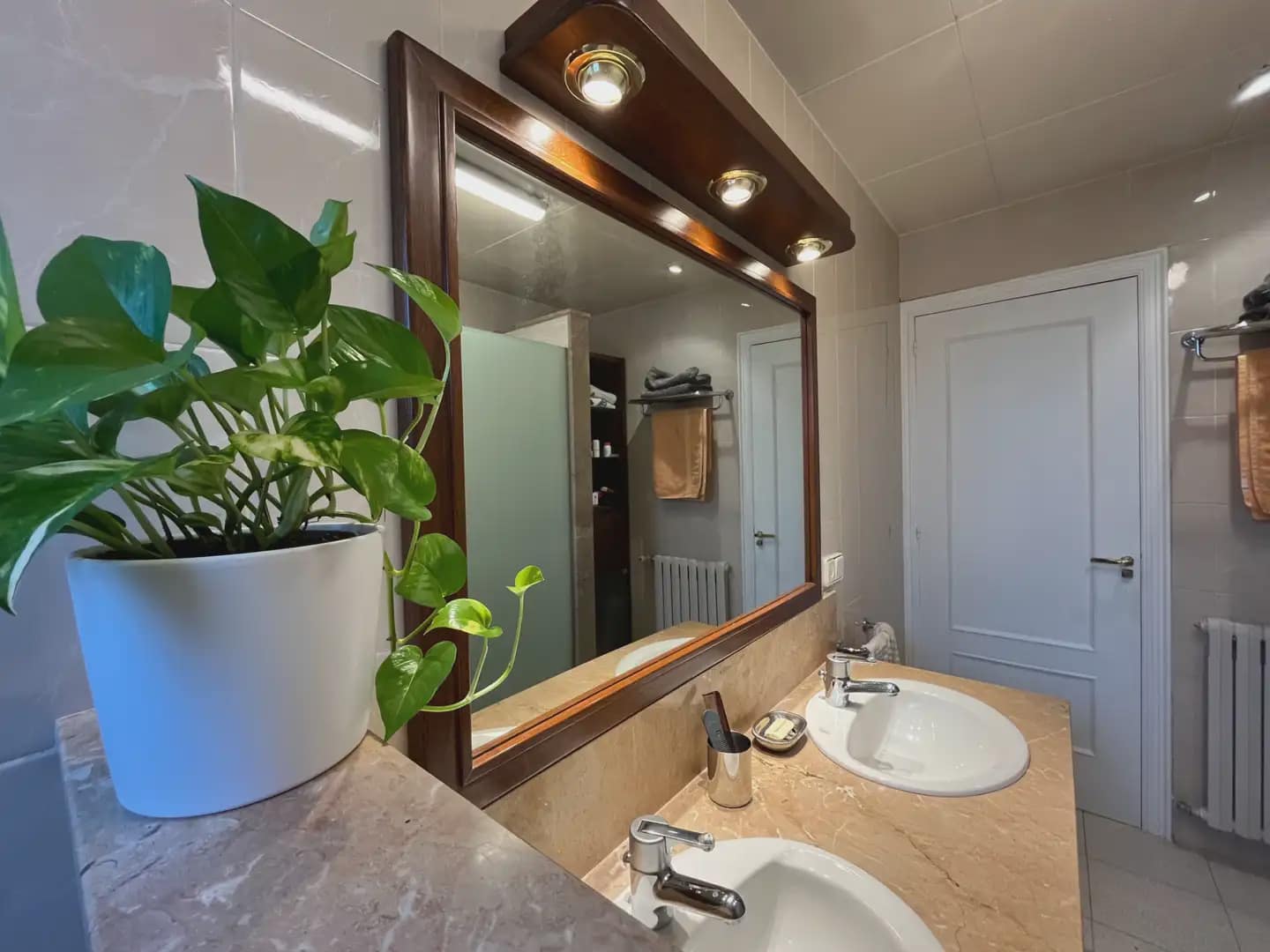 5 sypialnia Willa na sprzedaż w Miasto Girona z basenem garażem - 1 200 000 € (Ref: 9882385)