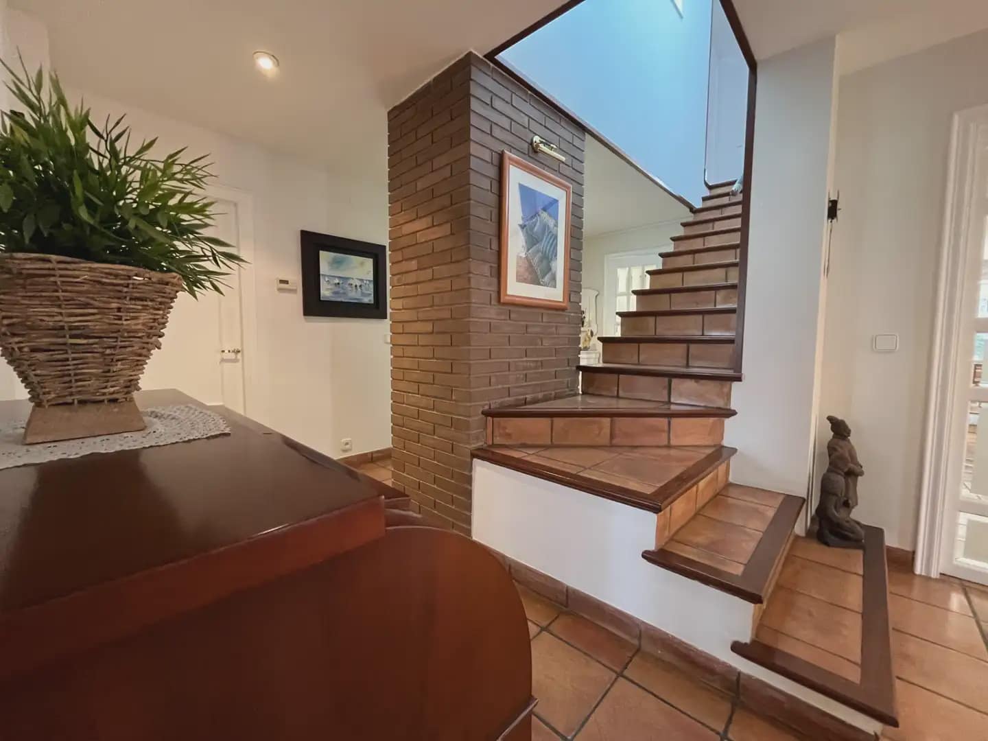 5 sypialnia Willa na sprzedaż w Miasto Girona z basenem garażem - 1 200 000 € (Ref: 9882385)