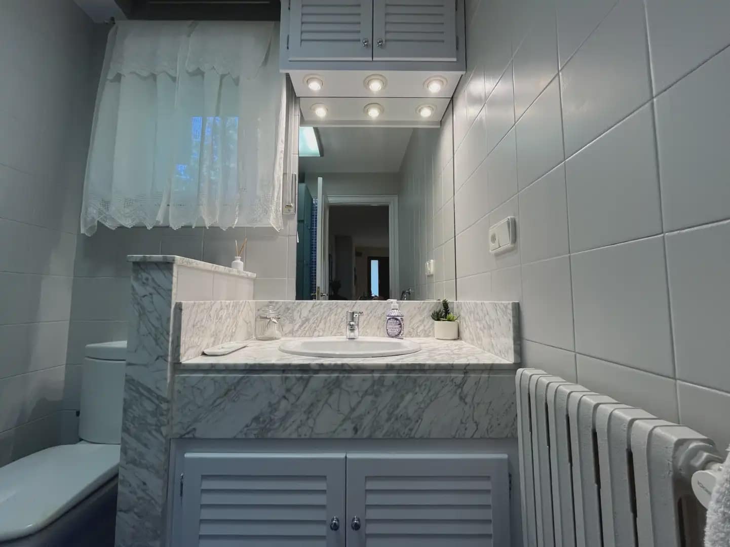5 sypialnia Willa na sprzedaż w Miasto Girona z basenem garażem - 1 200 000 € (Ref: 9882385)