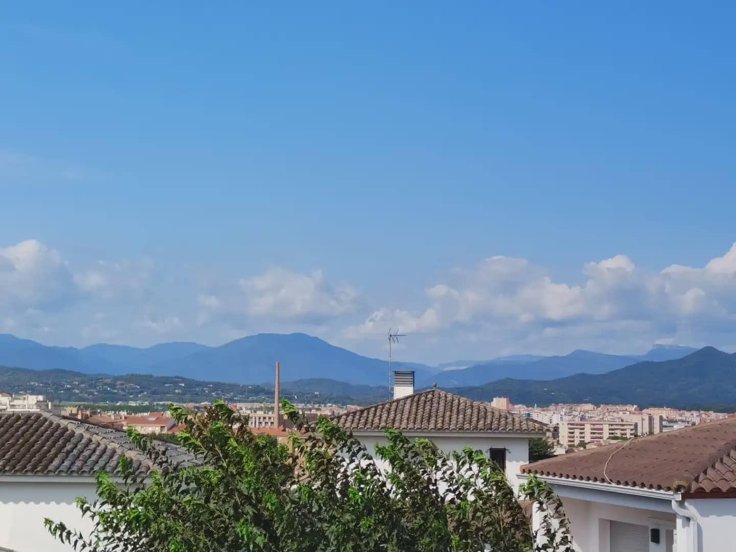 5 sypialnia Willa na sprzedaż w Miasto Girona z basenem garażem - 1 200 000 € (Ref: 9882385)