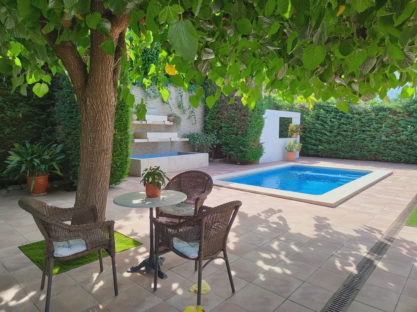 5 sypialnia Willa na sprzedaż w Miasto Girona z basenem garażem - 1 200 000 € (Ref: 9882385)
