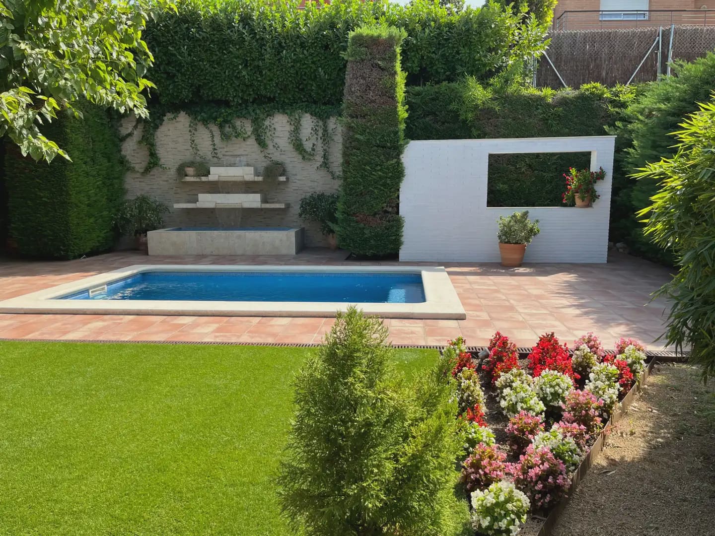 5 sypialnia Willa na sprzedaż w Miasto Girona z basenem garażem - 1 200 000 € (Ref: 9882385)