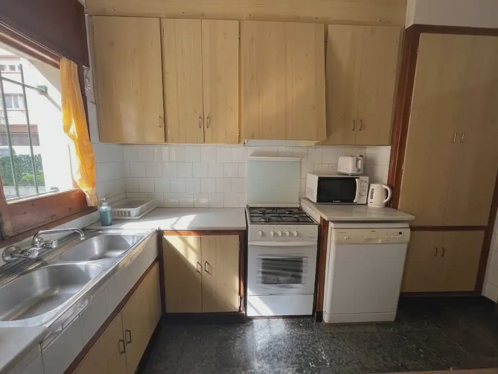 3 soverom Kjedet enebolig til salgs i Girona by med garasje - € 300 000 (Ref: 9882387)