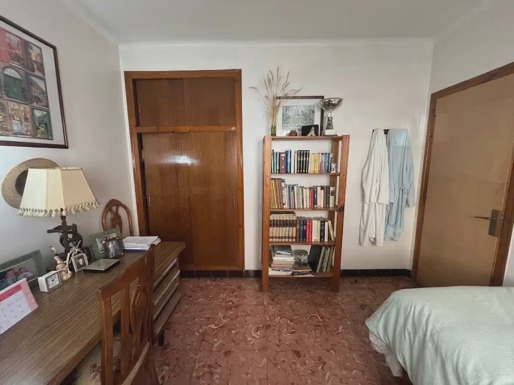 3 soverom Kjedet enebolig til salgs i Girona by med garasje - € 300 000 (Ref: 9882387)