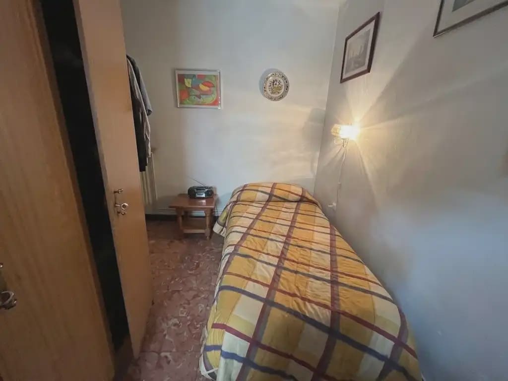 3 soverom Kjedet enebolig til salgs i Girona by med garasje - € 300 000 (Ref: 9882387)