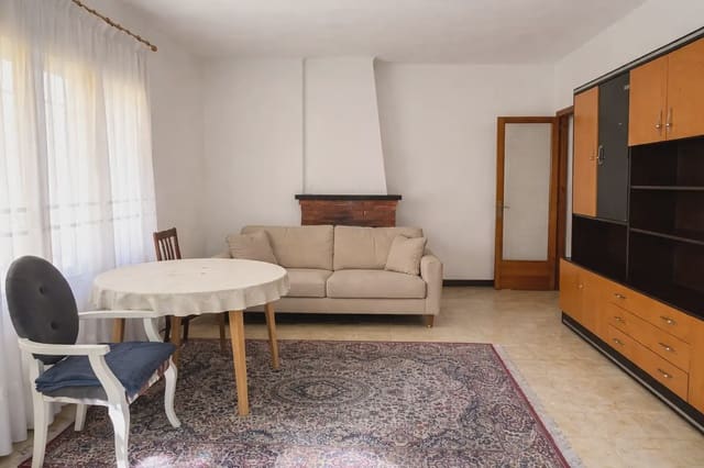 3 soverom Kjedet enebolig til salgs i Girona by med garasje - € 300 000 (Ref: 9882387)