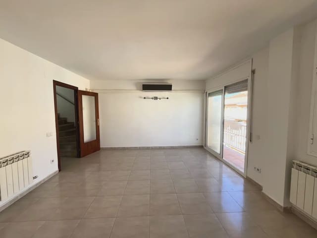 3 soverom Leilighet til salgs i Girona by med garasje - € 283 000 (Ref: 9882388)