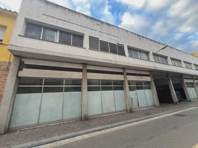 Commercial for sale in Salt - € 495,000 (Ref: 9882391)