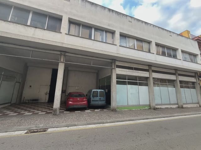 Commercial for sale in Salt - € 495,000 (Ref: 9882391)