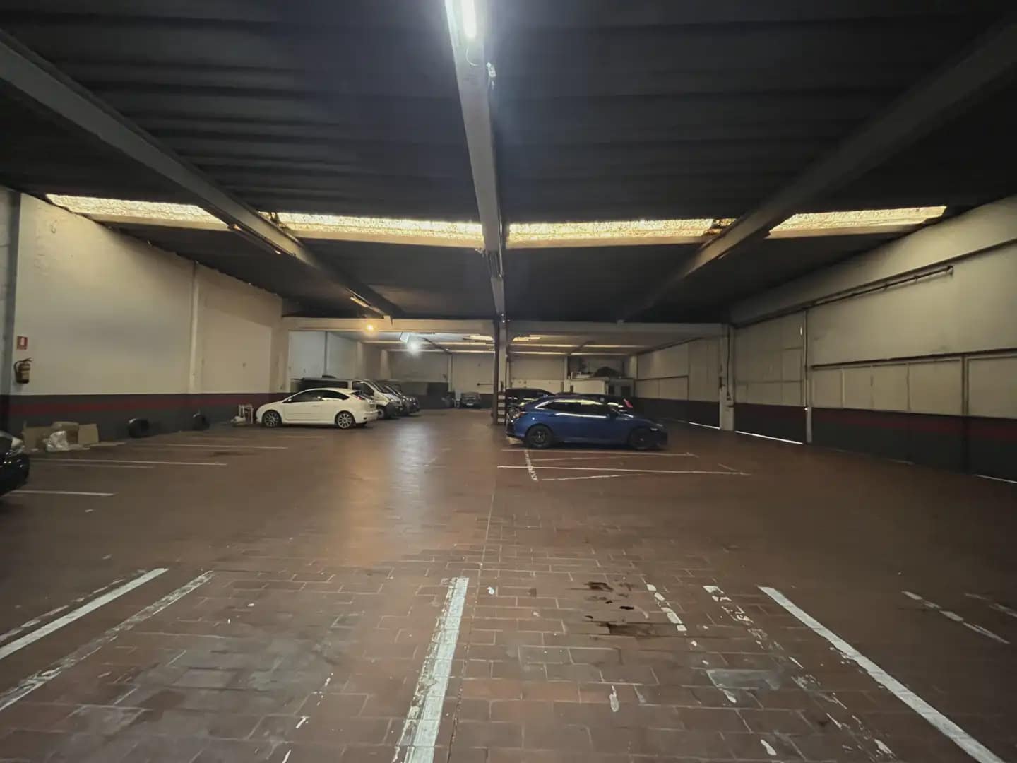 Commercial for sale in Salt - € 495,000 (Ref: 9882391)