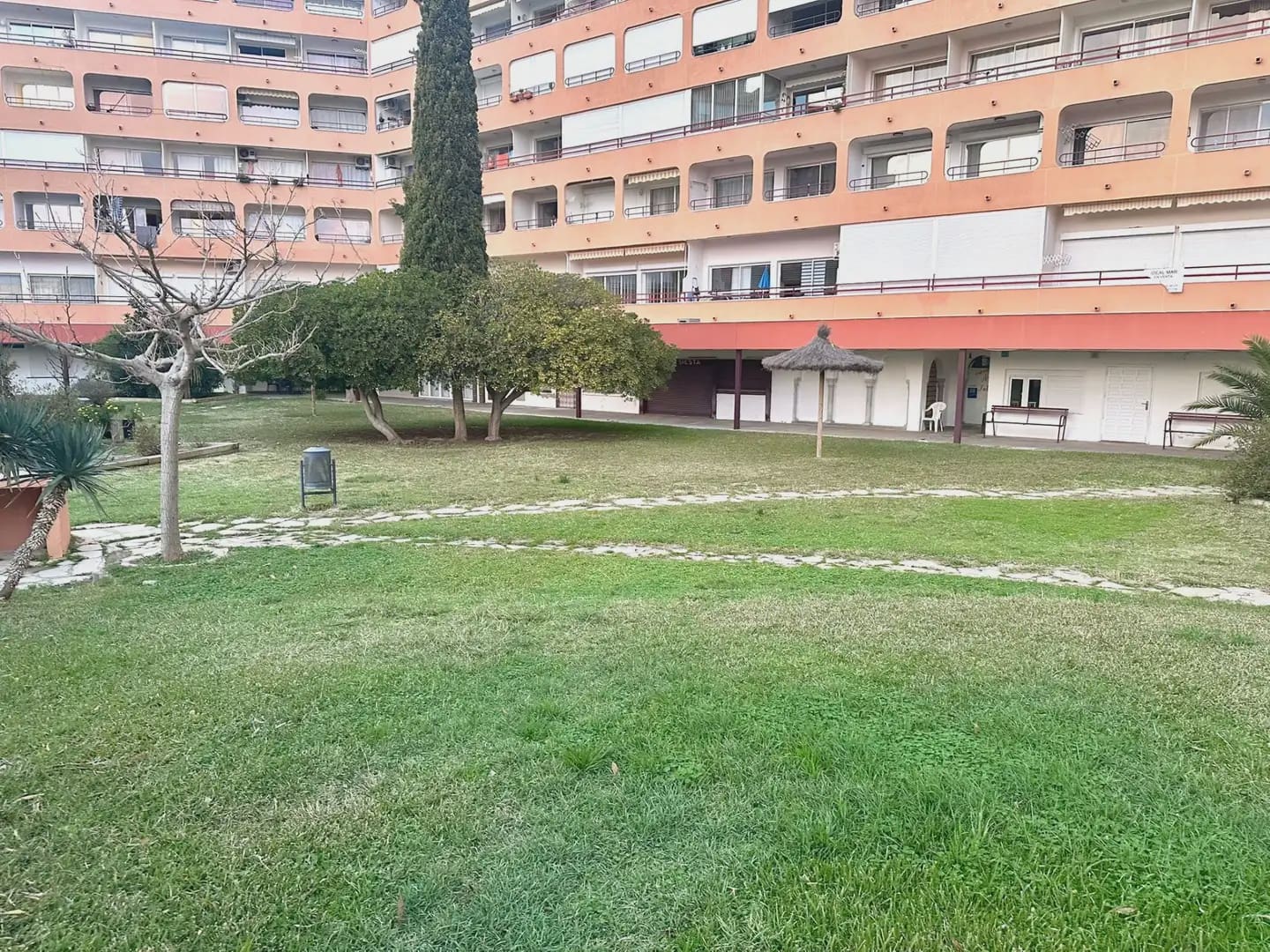 Apartamento para venda em Roses com piscina - 98 000 € (Ref: 9882392)