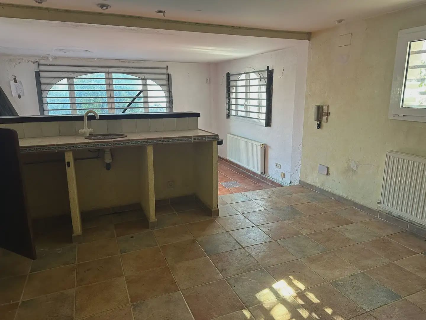 4 sovrum Villa till salu i Llanca med pool garage - 393 000 € (Ref: 9882393)