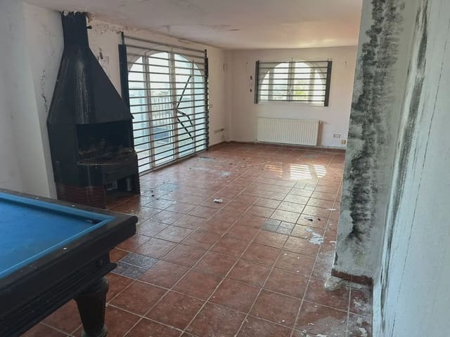 4 sypialnia Willa na sprzedaż w Llançà z basenem garażem - 393 000 € (Ref: 9882393)