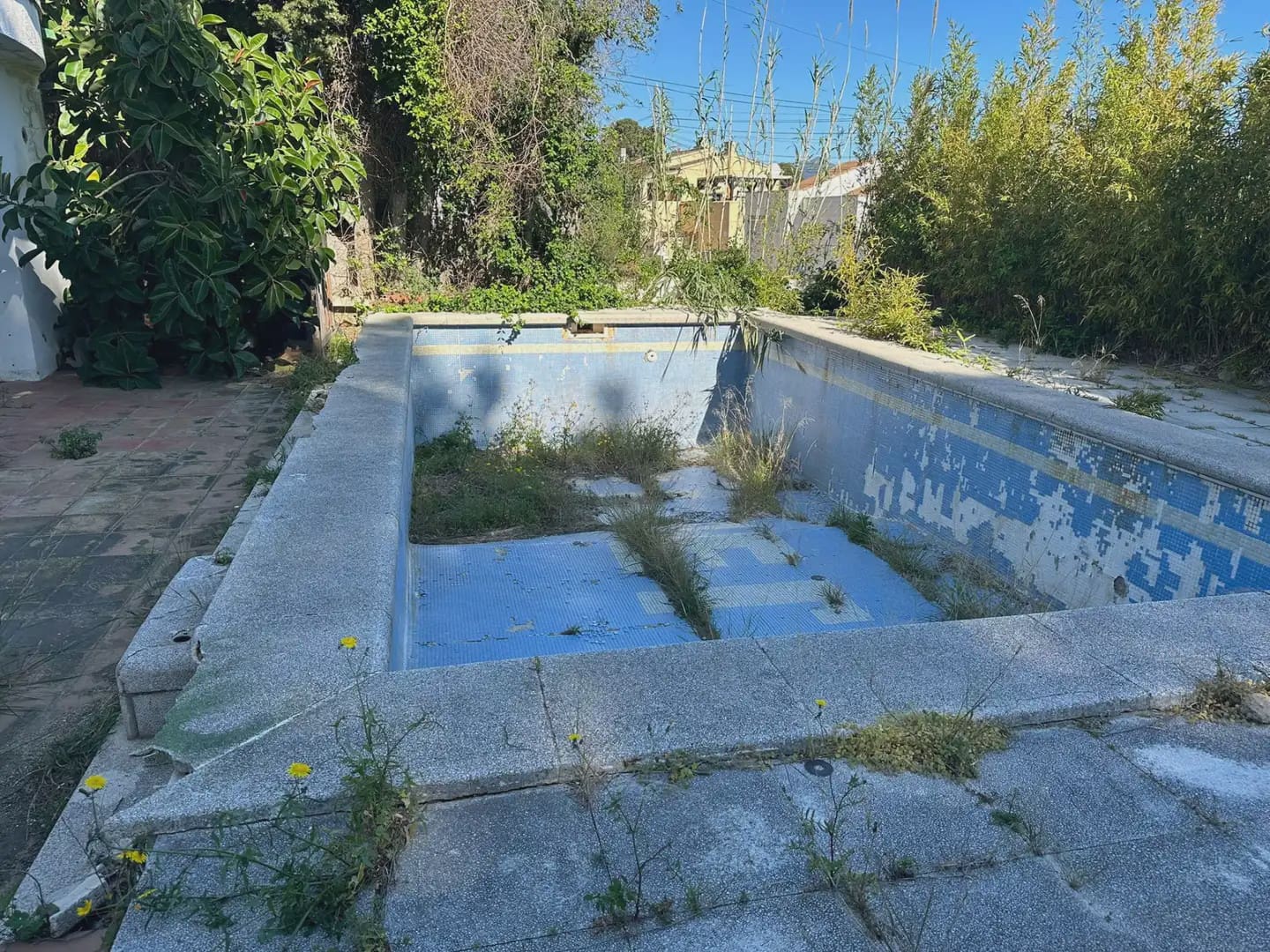 4 sovrum Villa till salu i Llanca med pool garage - 393 000 € (Ref: 9882393)