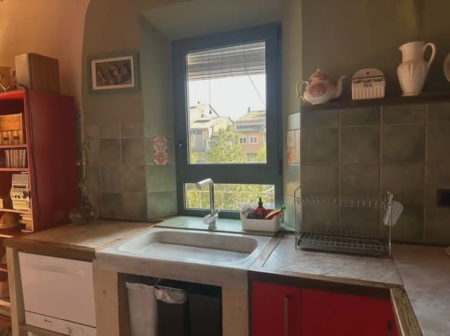 4 quarto Moradia para venda em Olot com garagem - 365 000 € (Ref: 9882397)