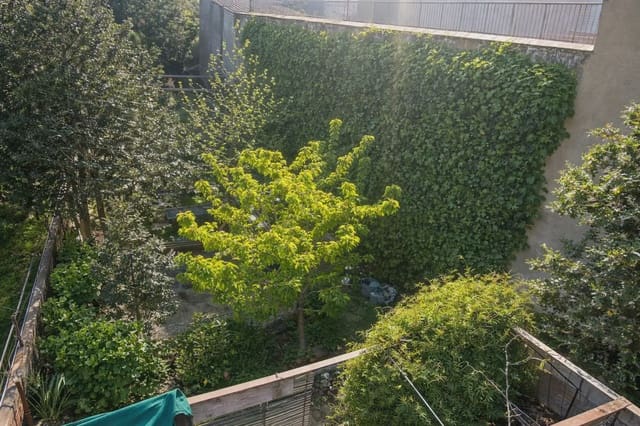 4 quarto Moradia para venda em Olot com garagem - 365 000 € (Ref: 9882397)