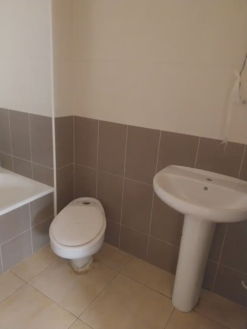 3 bedroom Townhouse for sale in La Jonquera with garage - € 129,000 (Ref: 9895258)