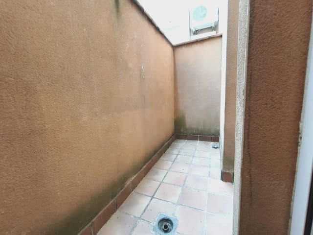 Bureau à louer à Gérone ville - 750 € (Ref: 9908916)