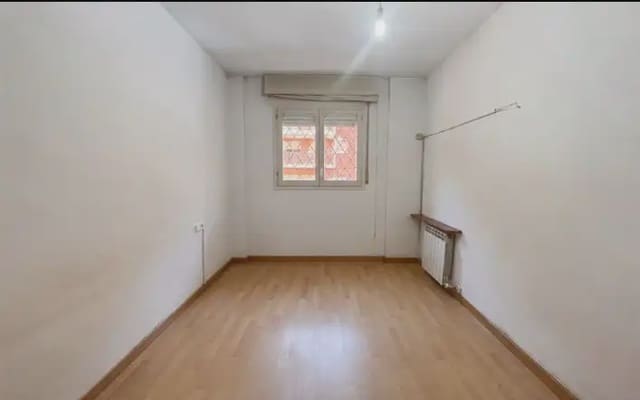 Apartamento de 3 habitaciones en Girona ciudad en venta con garaje - 338.000 € (Ref: 9911522)