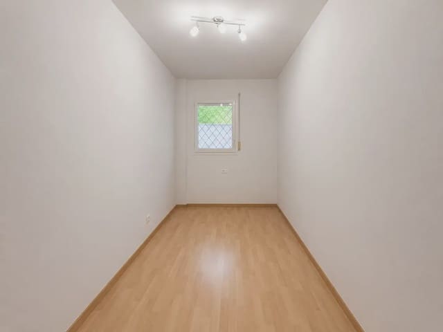 Apartamento de 3 habitaciones en Girona ciudad en venta con garaje - 338.000 € (Ref: 9911522)