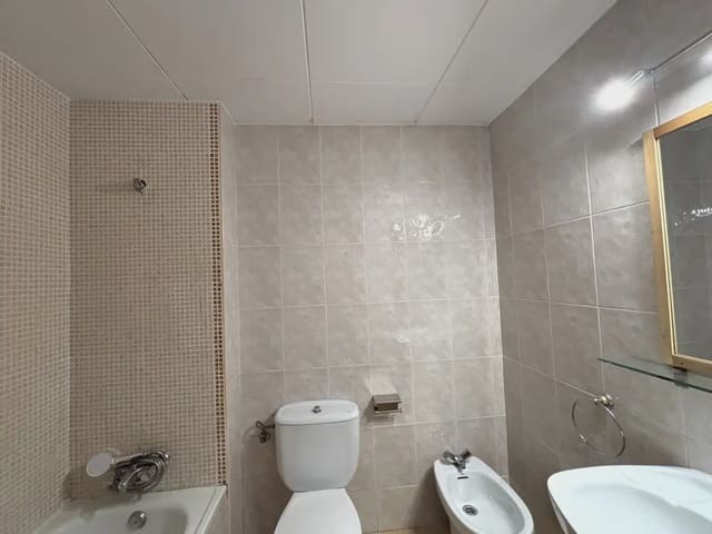 Apartamento de 3 habitaciones en Girona ciudad en venta con garaje - 338.000 € (Ref: 9911522)