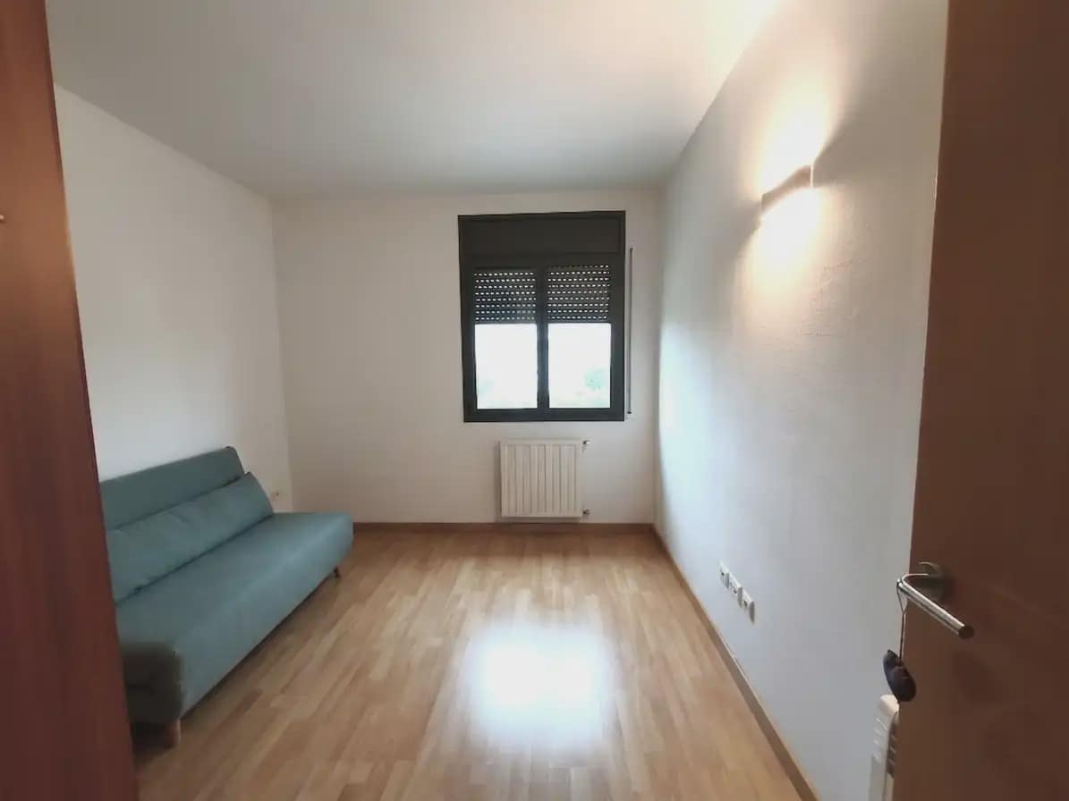 3 bedroom Flat for sale in Girona city with garage - € 365,000 (Ref: 9911826)