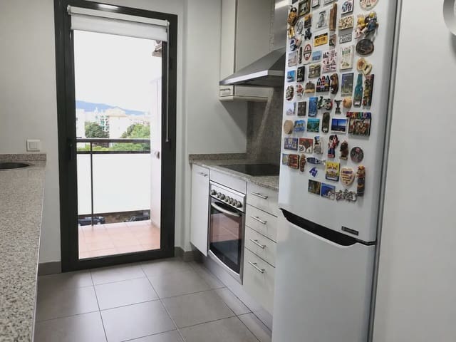 3 bedroom Flat for sale in Girona city with garage - € 365,000 (Ref: 9911826)
