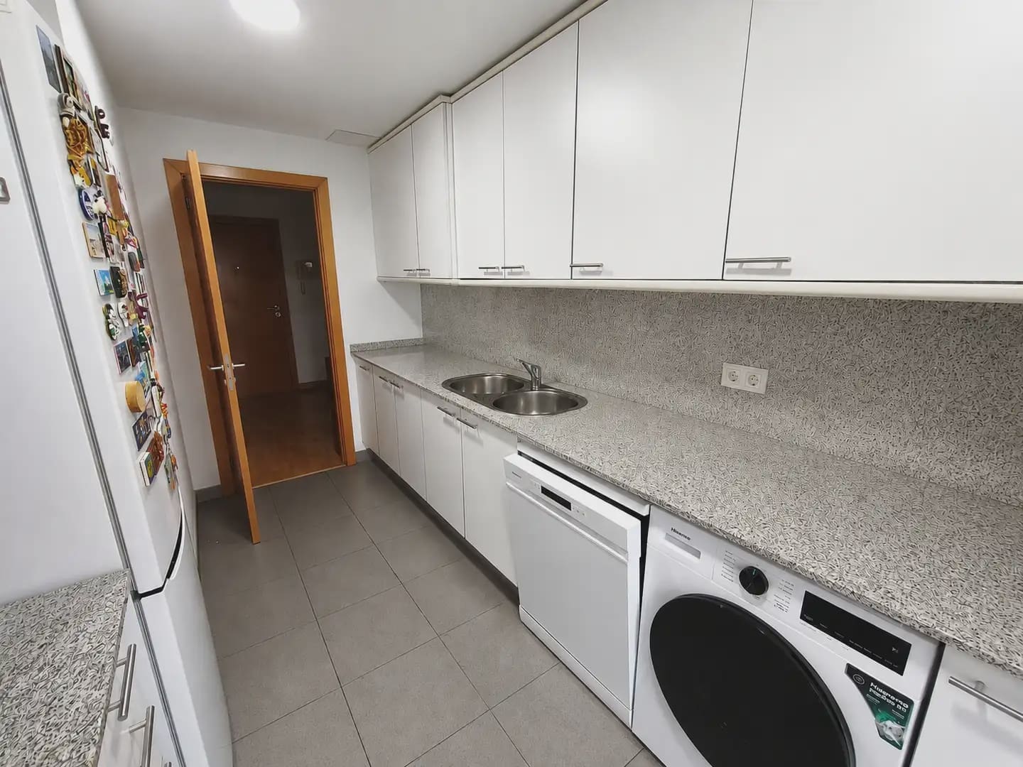 3 bedroom Flat for sale in Girona city with garage - € 365,000 (Ref: 9911826)