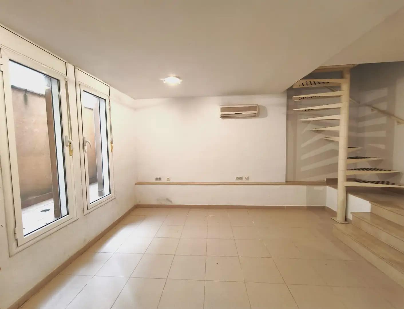 Büro zu verkaufen in Girona Stadt - 120.000 € (Ref: 9921051)