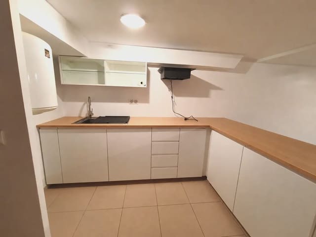 Kontor til salg i Girona by - € 120.000 (Ref: 9921051)