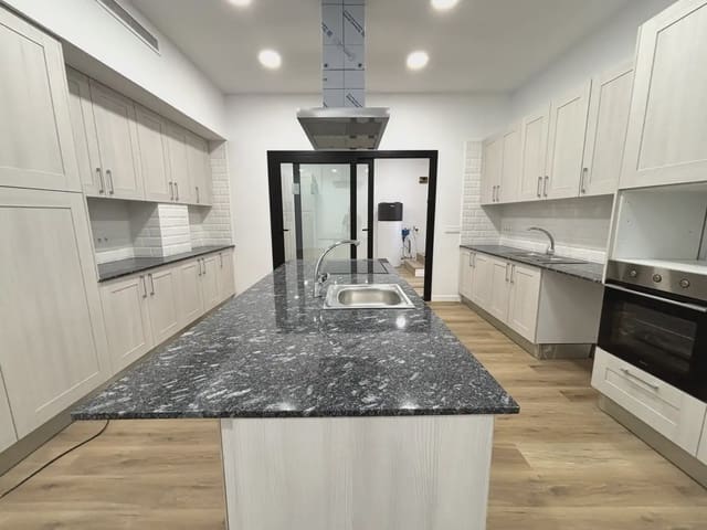 3 soveværelse Lejlighed til salg i Girona by - € 395.000 (Ref: 9921141)