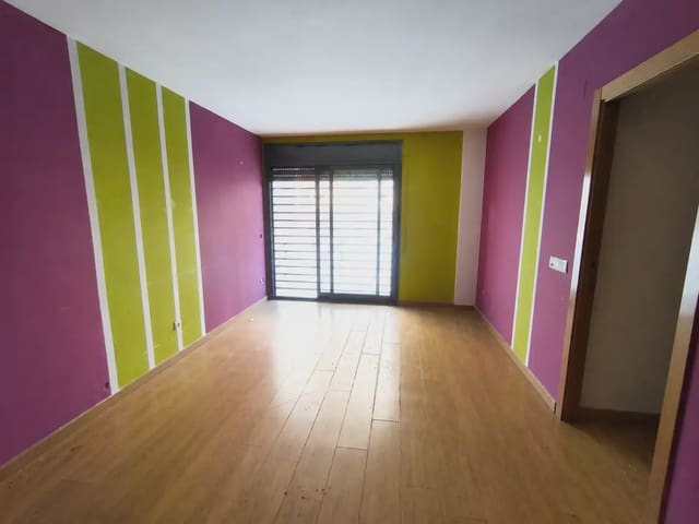 Piso de 2 habitaciones en Girona ciudad en venta con garaje - 143.900 € (Ref: 9932147)