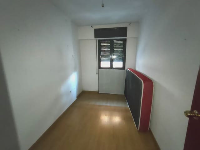 Piso de 2 habitaciones en Girona ciudad en venta con garaje - 143.900 € (Ref: 9932147)