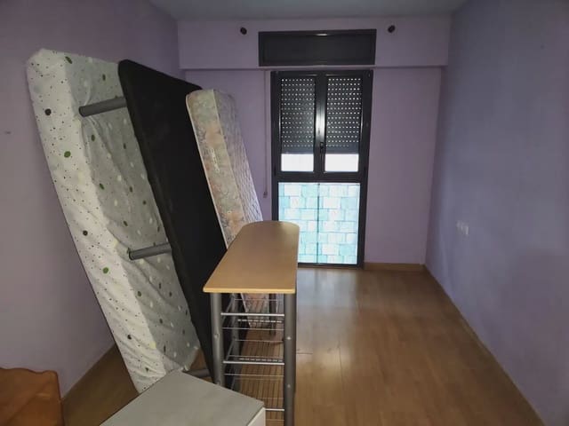 Piso de 2 habitaciones en Girona ciudad en venta con garaje - 143.900 € (Ref: 9932147)