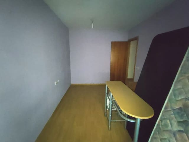 Piso de 2 habitaciones en Girona ciudad en venta con garaje - 143.900 € (Ref: 9932147)