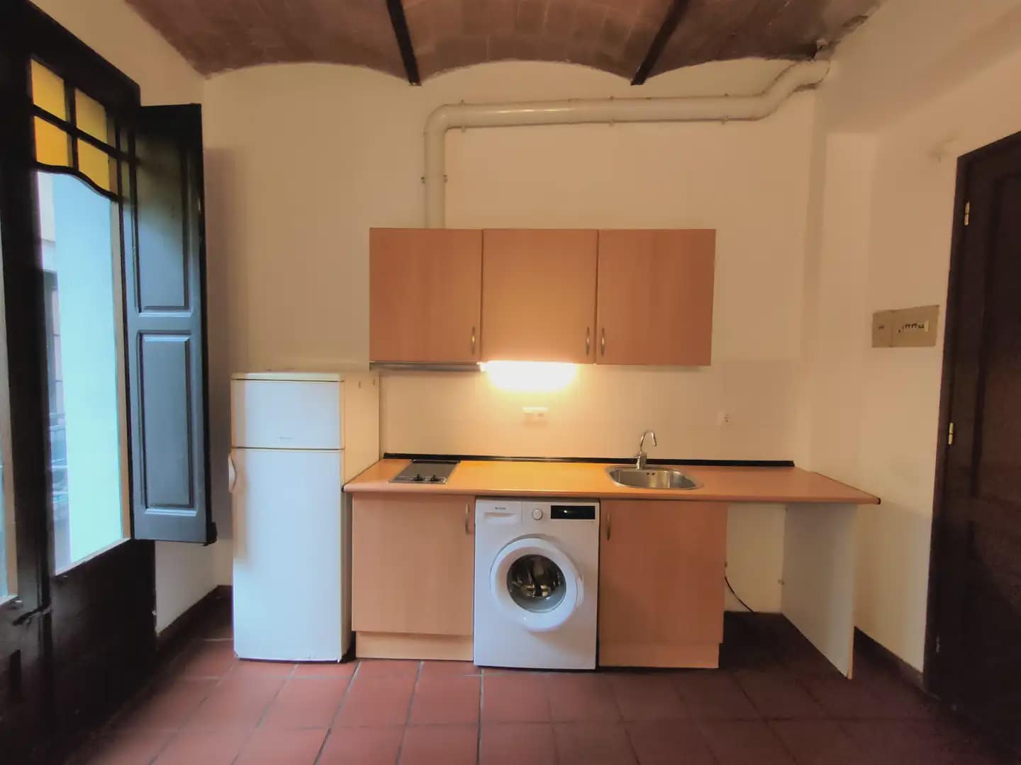 Studio for rent in Girona city - € 500 (Ref: 9935281)