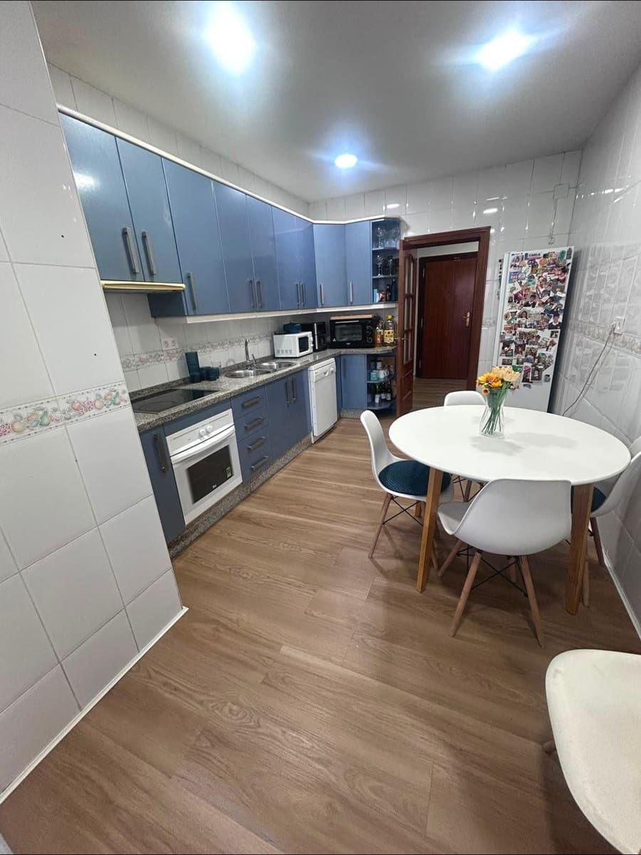 3 sypialnia Mieszkanie na sprzedaż w Miasto Malaga - 280 000 € (Ref: 10020920)