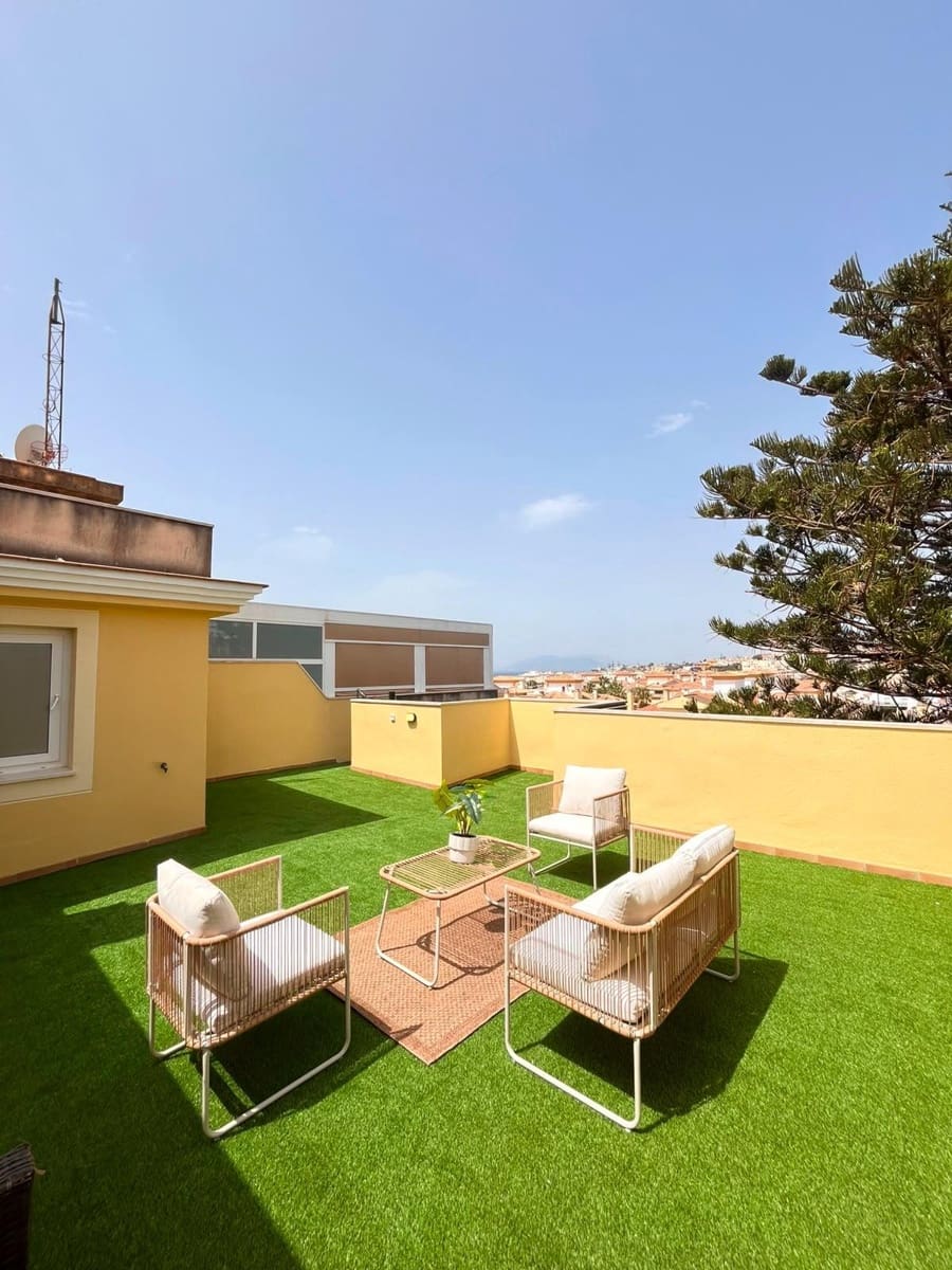 1 slaapkamer Penthouse te koop in Rincon de la Victoria met zwembad garage - € 320.000 (Ref: 10041109)