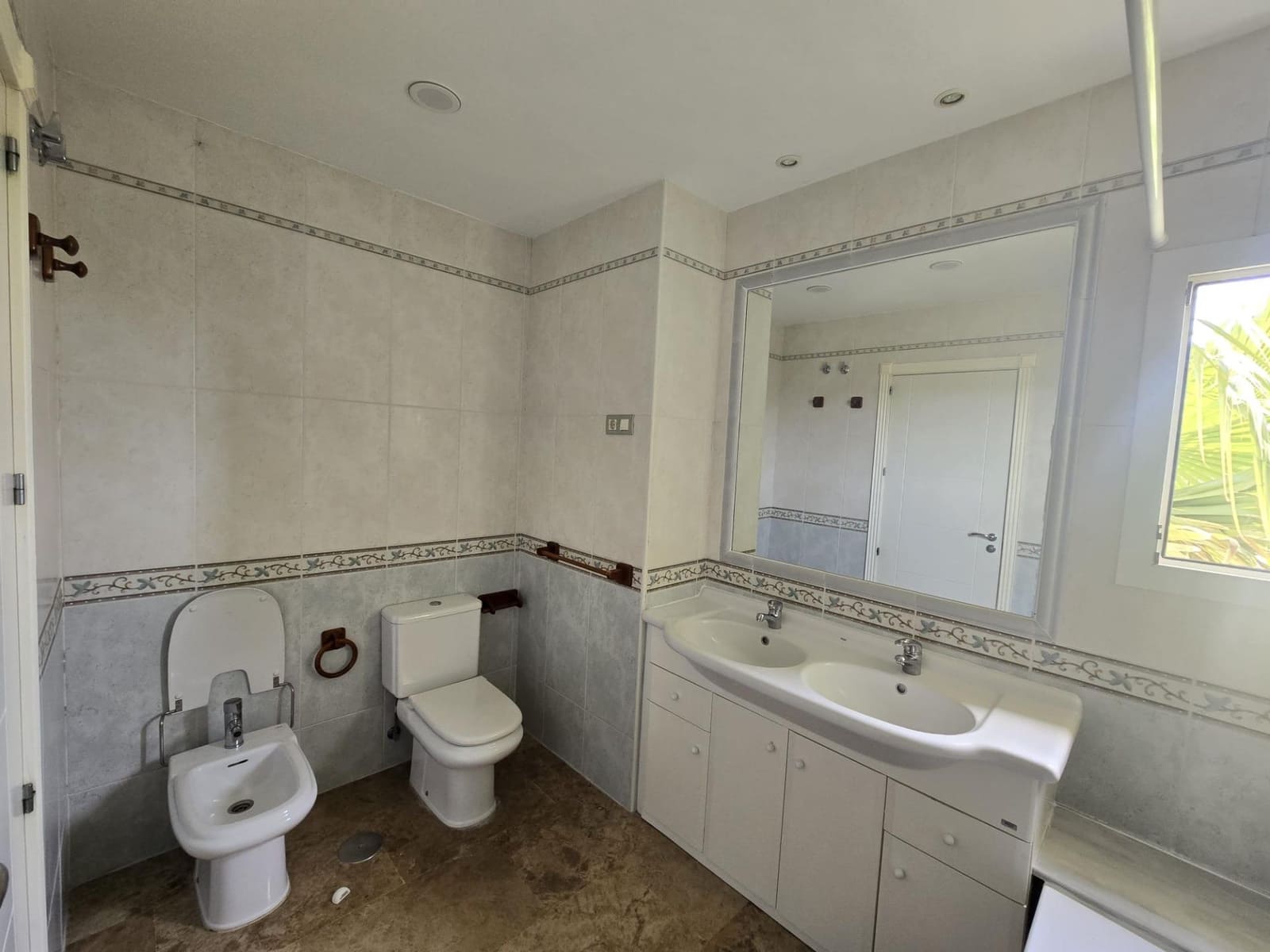2 bedroom Flat for sale in Riviera del Sol with pool garage - € 330,000 (Ref: 10047311)