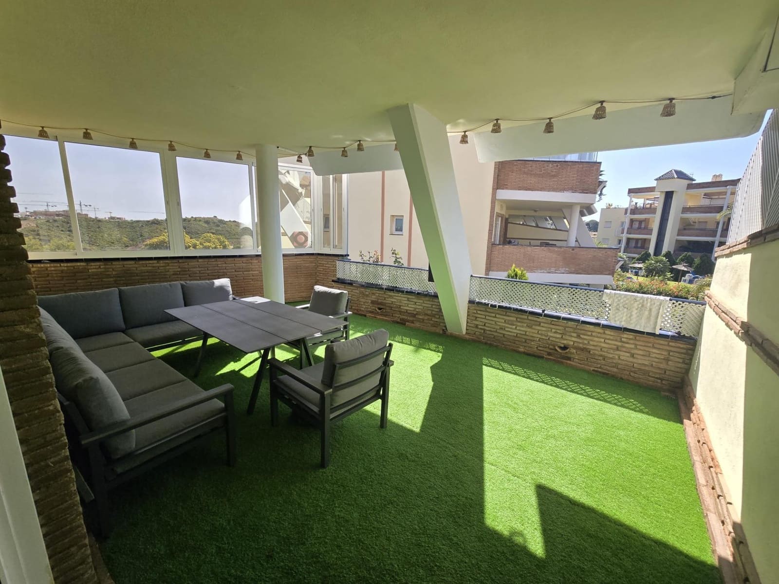 2 bedroom Flat for sale in Riviera del Sol with pool garage - € 330,000 (Ref: 10047311)