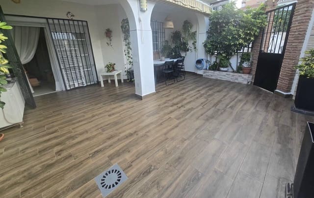3 quarto Moradia em Banda para venda em Torremolinos com piscina - 425 000 € (Ref: 10059471)