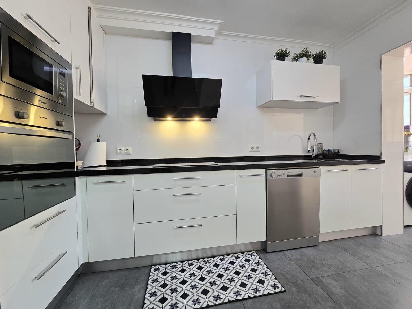 4 sypialnia Mieszkanie na sprzedaż w Miasto Malaga z garażem - 585 000 € (Ref: 10067926)