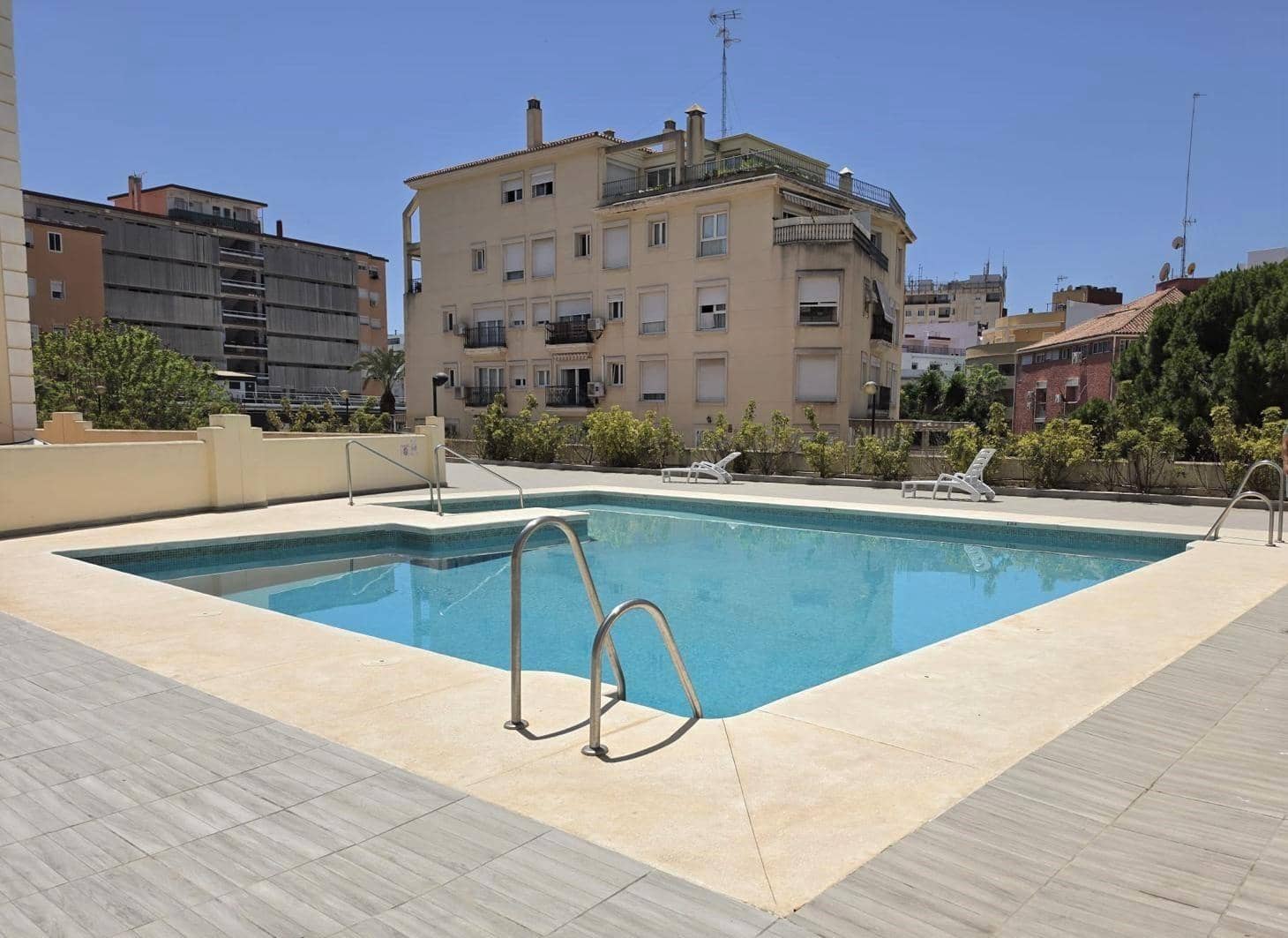 Lägenhet till salu i Torremolinos med pool - 169 900 € (Ref: 10078355)